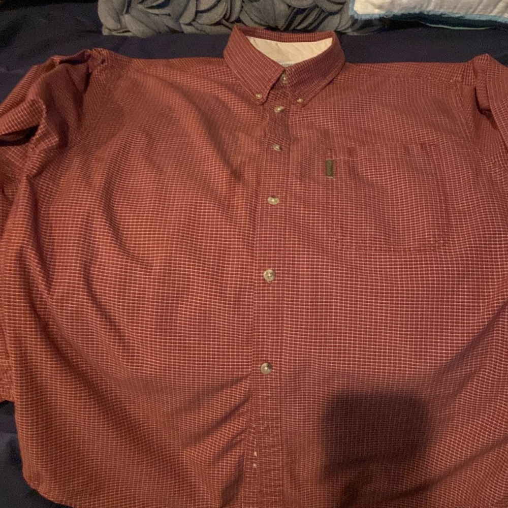 Columbia size L burgundy design front pocket button down collar long sleeve shir